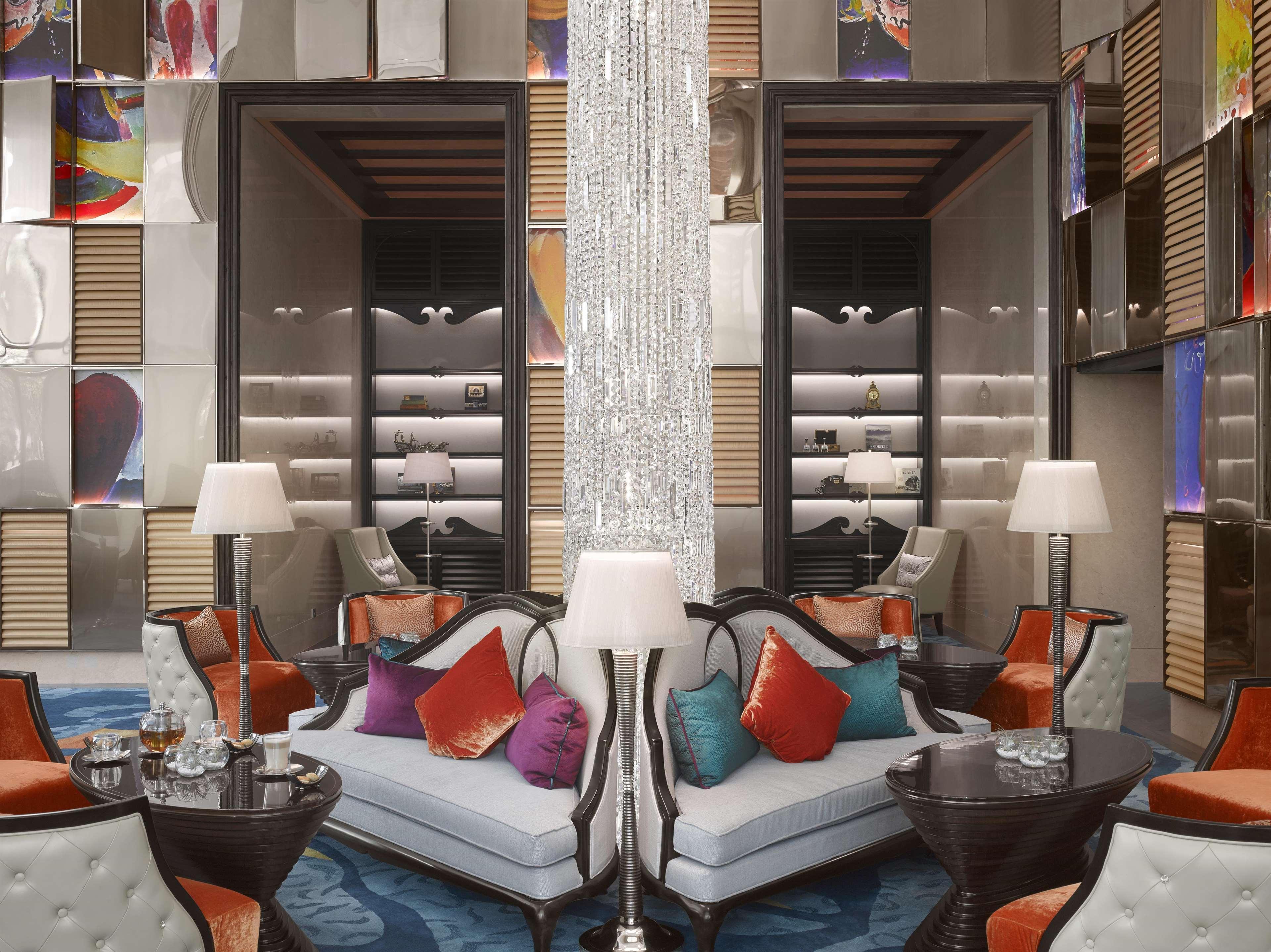 Raffles Hotel 5*